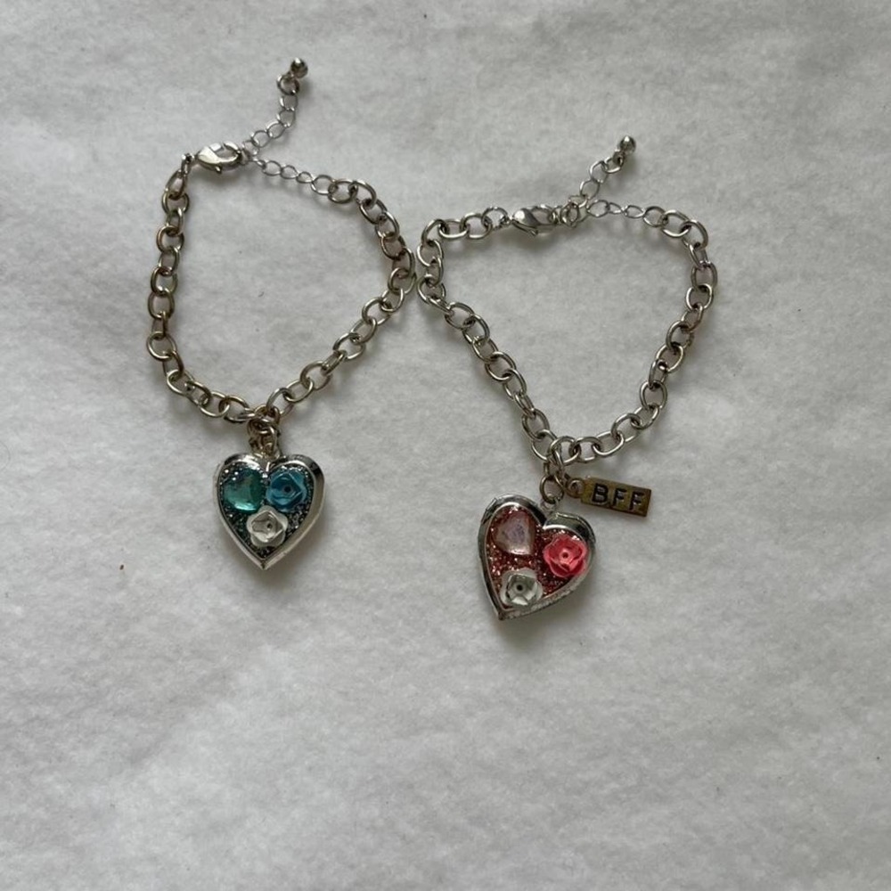 'Girls,‎ set of 2 heart shaped friendship bracelets with charms .